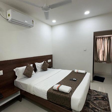 Hotel Queens Comfort 迈索尔 外观 照片