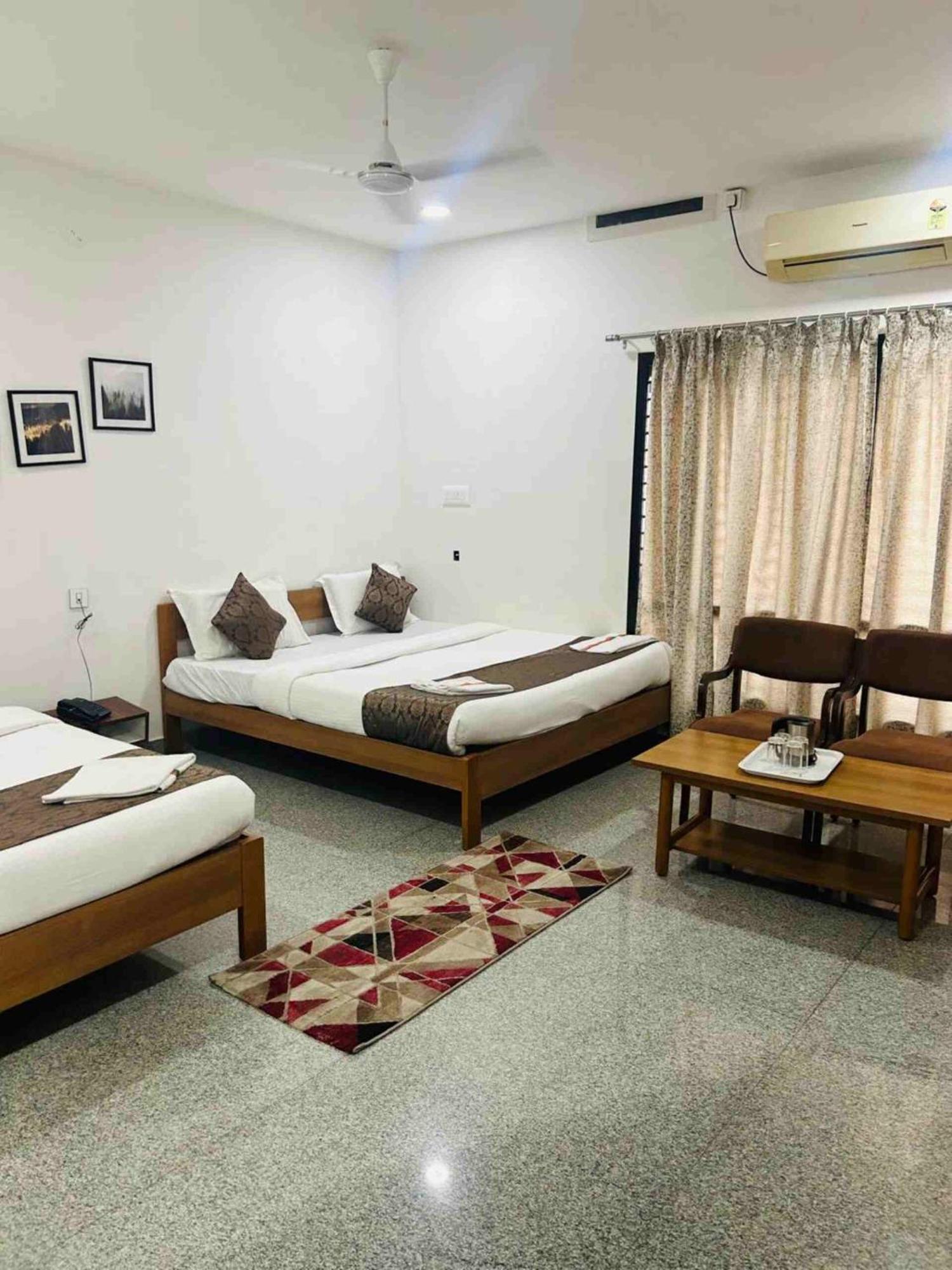 Hotel Queens Comfort 迈索尔 外观 照片