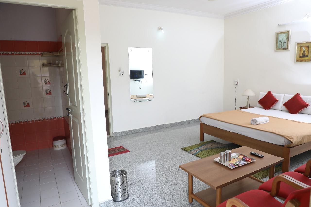 Hotel Queens Comfort 迈索尔 外观 照片