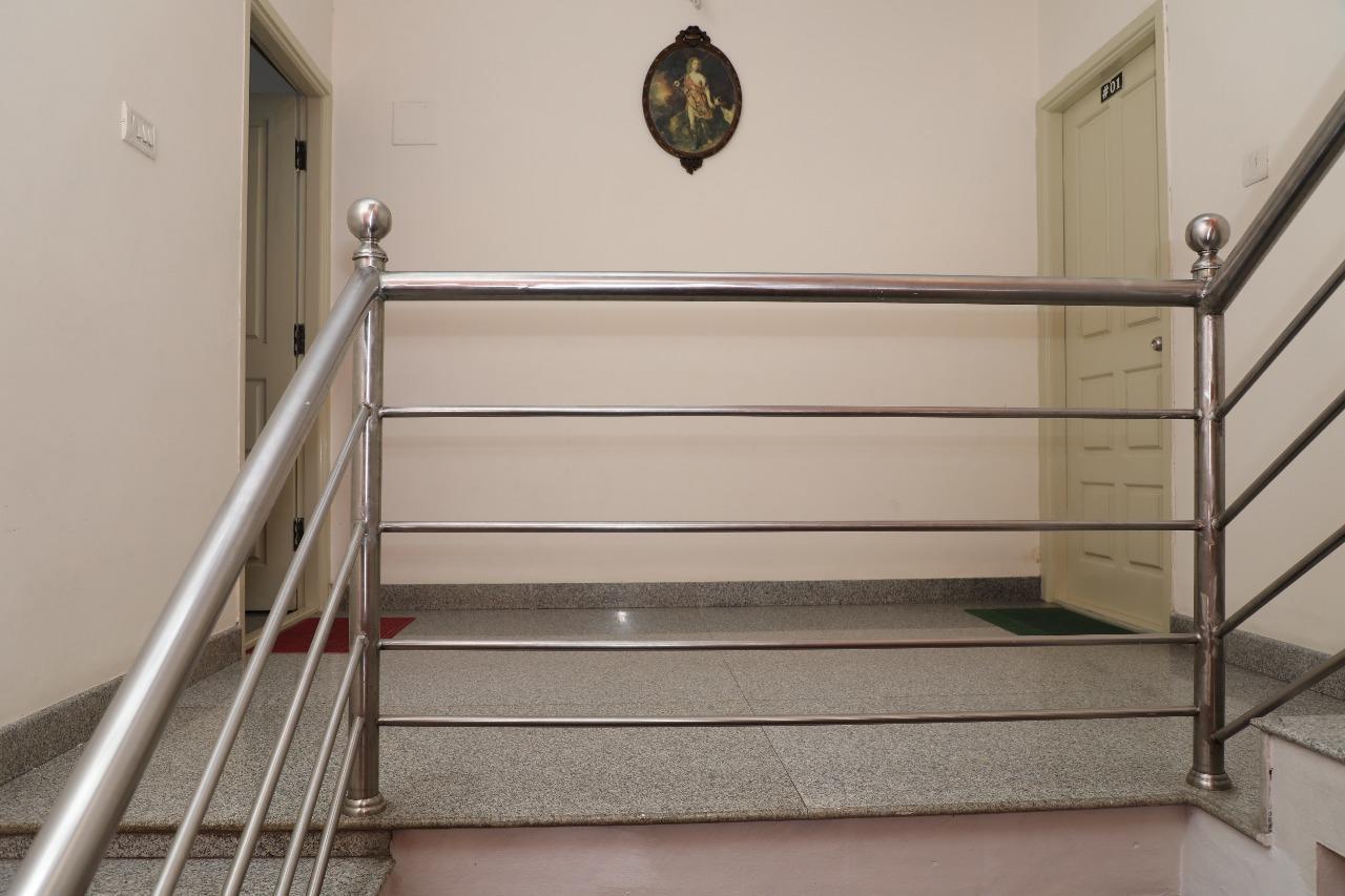 Hotel Queens Comfort 迈索尔 外观 照片
